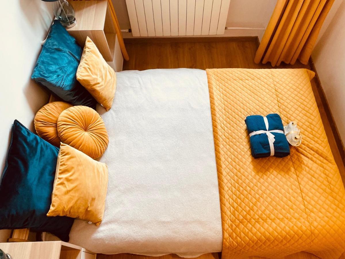 Luxury 4-Bedroom Apartment In Centre - Self-Check In & Fast Wifi Warschau Buitenkant foto