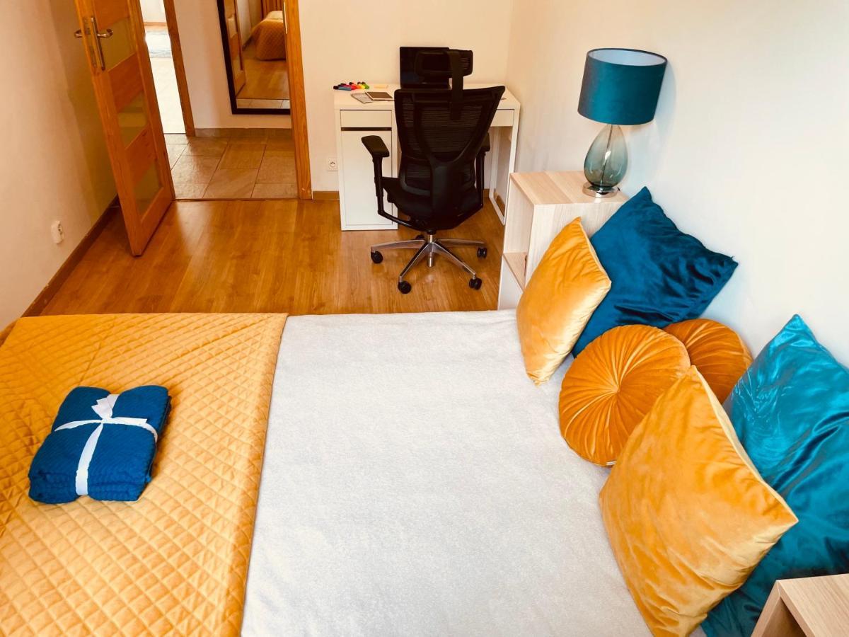 Luxury 4-Bedroom Apartment In Centre - Self-Check In & Fast Wifi Warschau Buitenkant foto