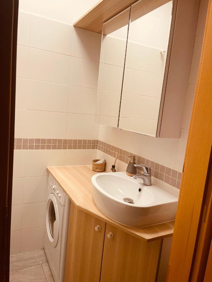 Luxury 4-Bedroom Apartment In Centre - Self-Check In & Fast Wifi Warschau Buitenkant foto