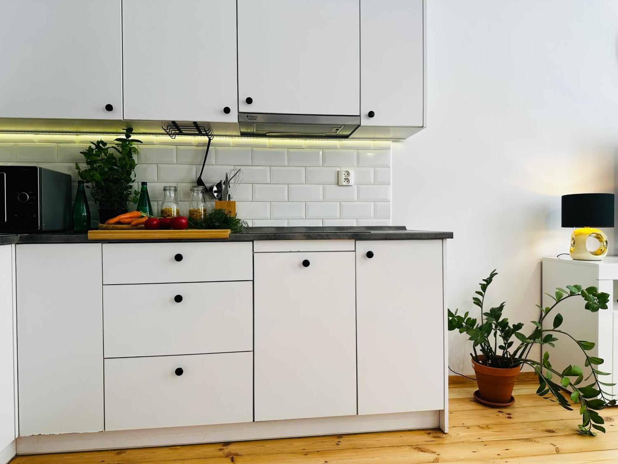 Luxury 4-Bedroom Apartment In Centre - Self-Check In & Fast Wifi Warschau Buitenkant foto