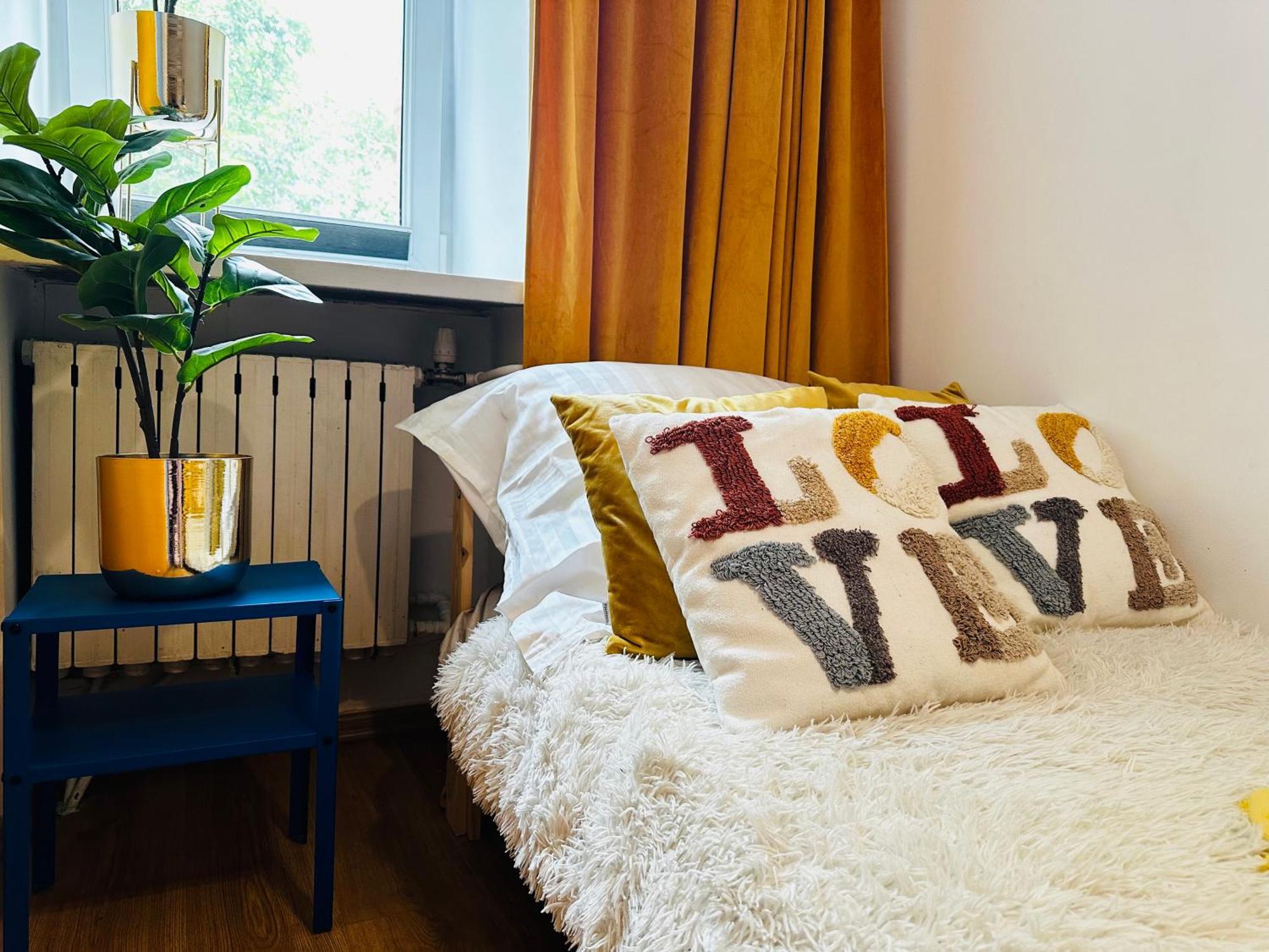 Luxury 4-Bedroom Apartment In Centre - Self-Check In & Fast Wifi Warschau Buitenkant foto