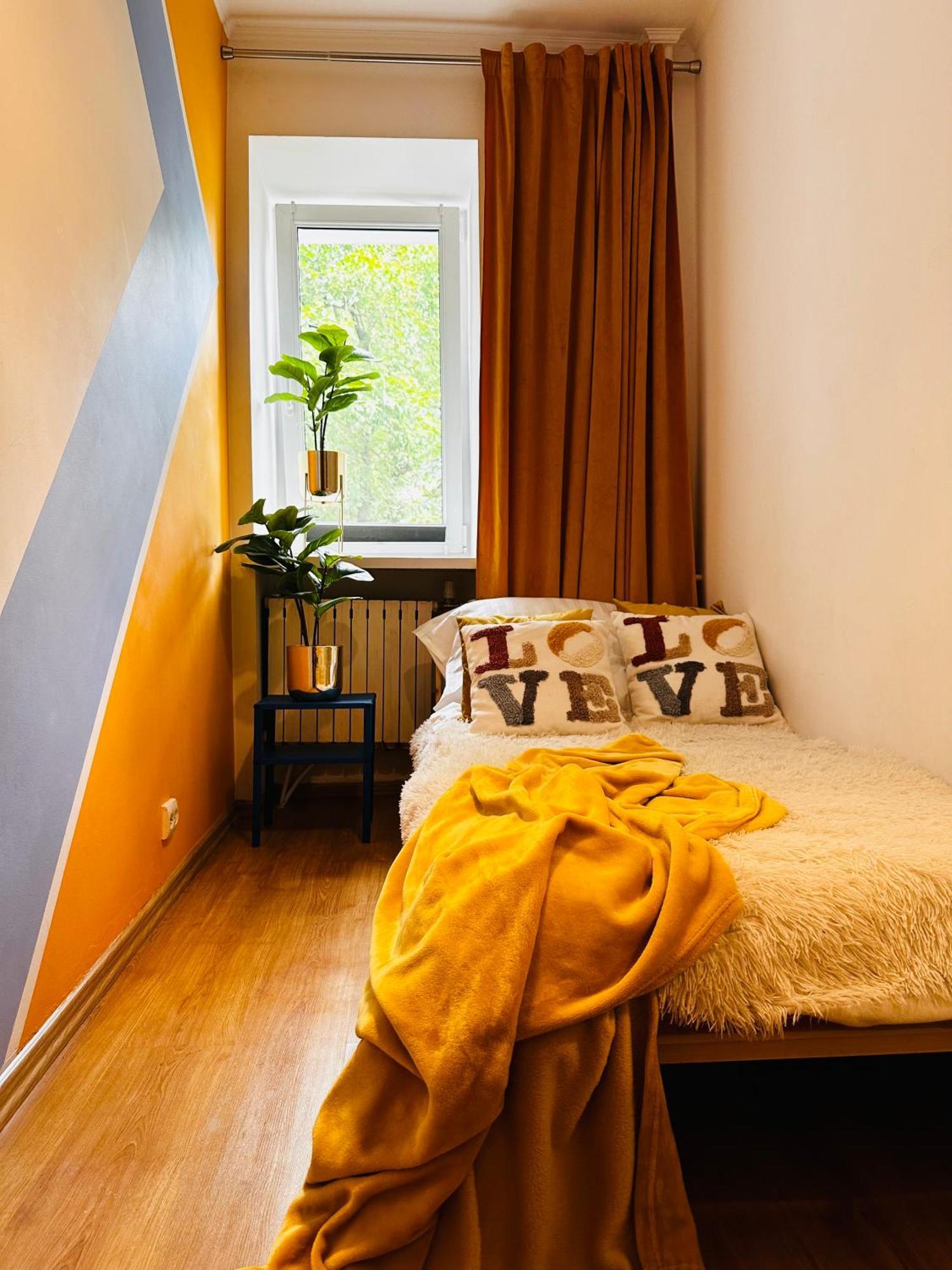Luxury 4-Bedroom Apartment In Centre - Self-Check In & Fast Wifi Warschau Buitenkant foto